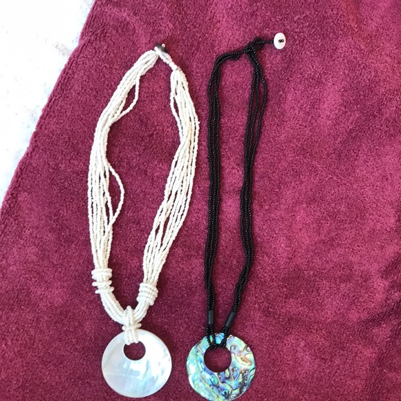 Jewelry - Beaded pearl necklaces
